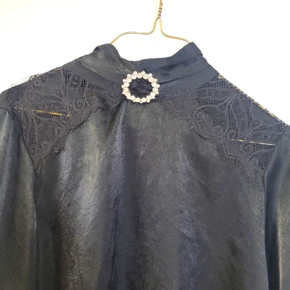 Zara blouse - Picture 3 of 6